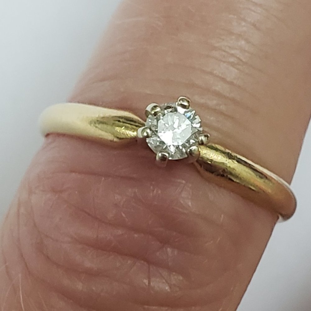 Estate Vintage  14k Yellow Gold. 25ct Diamond Engagement Ring